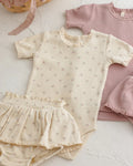 Short Sleeve Waffle Bodysuit | Mauve Ditsy | Quincy Mae